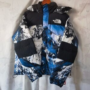 Supreme X The North Face Collaboration Snow Mountain Pattern Down Jacket